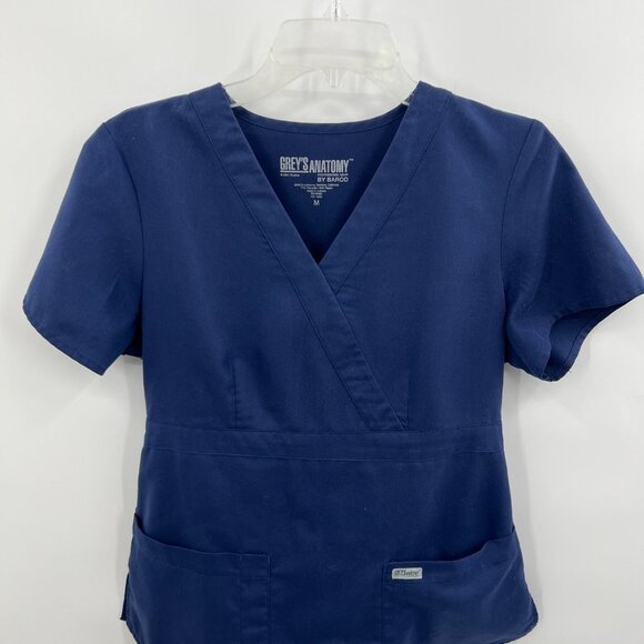 3 scrub tops Size medium - Picture 11 of 16